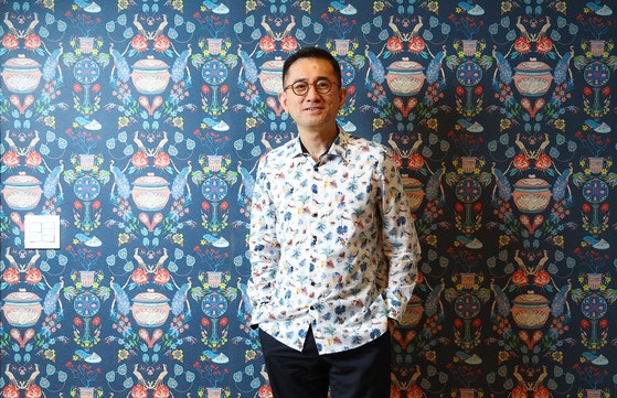 エリック・テオ駐韓シンガポール大使は中央日報のインタビューで、「アジアの虎」と呼ばれたシンガポールがアジアで初めて１人あたりの国民所得が９万ドルを超え、世界４位の富裕国になった秘訣について説明した。　キム・ジョンホ記者