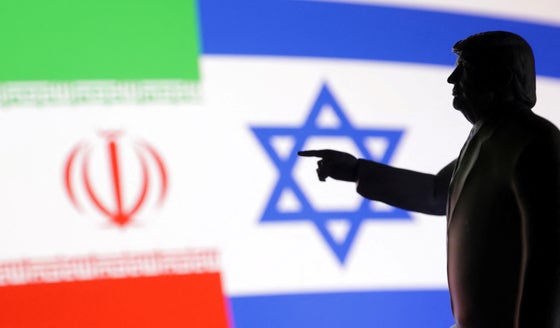 トランプ米大統領が１９日、イランへの軍事攻撃の可否を２週間以内に決めると話した。［写真　ロイター＝聯合ニュース］