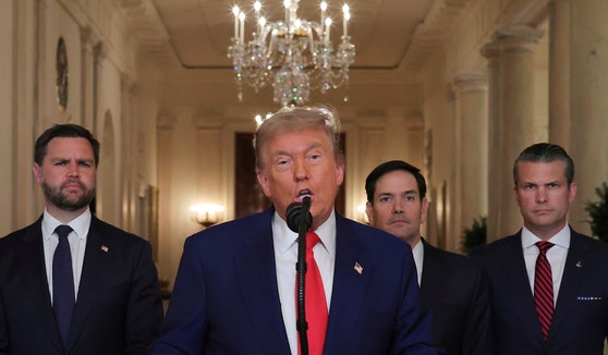  トランプ米国大統領が２１日にホワイトハウスでイランの核施設を攻撃したという内容の国民向け演説をしている。［写真　ＡＰ＝聯合ニュース］