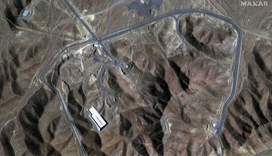 １９日（現地時間）、衛星通信サービス会社のマクサー・テクノロジーズが撮影したイラン・フォルドウ核施設。［写真　ＡＦＰ＝聯合ニュース］