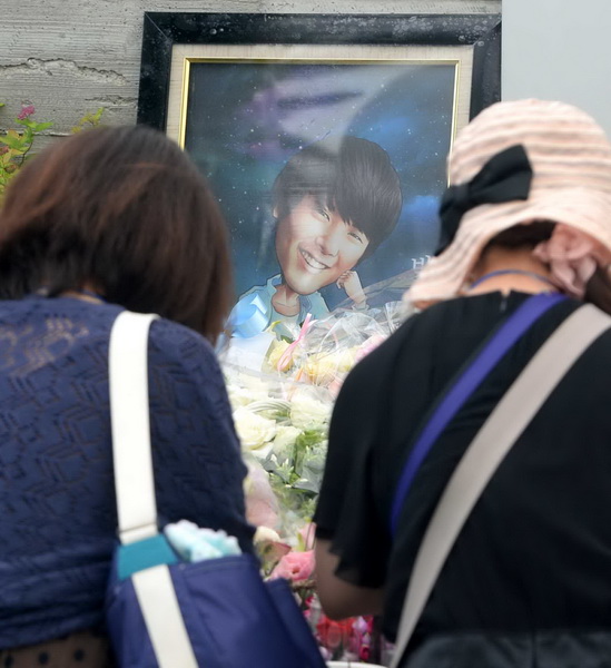 故パク・ヨンハさんの３周忌に出席した日本のファン。［写真　ニューシス］