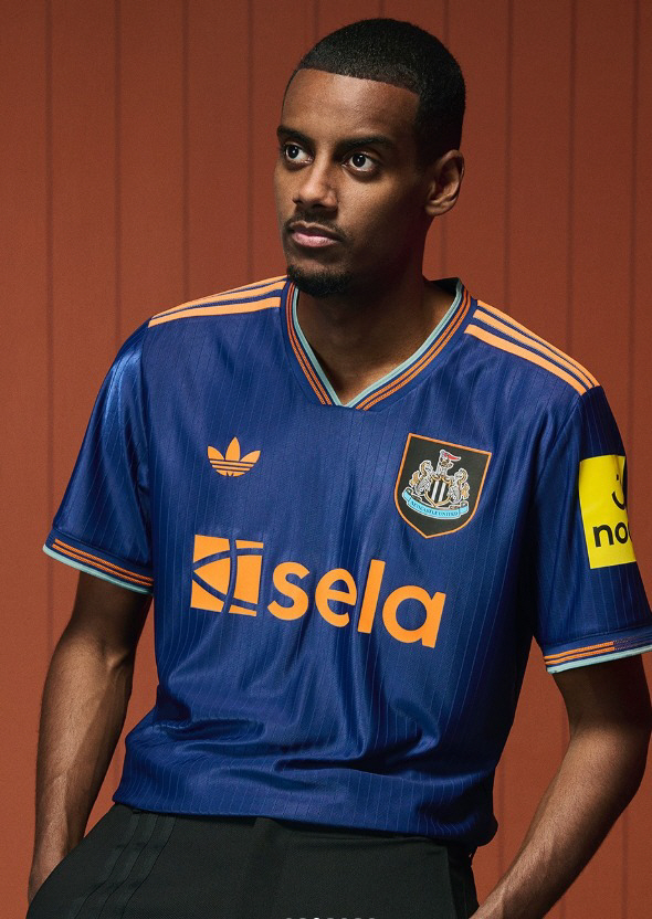 ニューカッスル・ユナイテッドのサードユニホーム　［写真　ニューカッスルＳＮＳ］