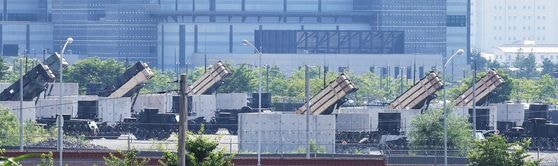 ９日、京畿道平沢（キョンギド・ピョンテク）のハンフリーズ基地にパトリオット・ミサイル（ＰＡＣ３）が配備されている。最近、米国ワシントンＤ．Ｃ．のあるシンクタンクは在韓米軍を約１万人水準まで削減するべきだと主張する報告書を出した。［聯合ニュース］