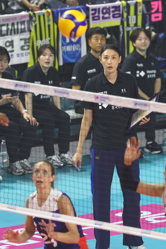   現役引退後に監督デビューした金軟景（キム・ヨンギョン）　［写真　聯合ニュース］