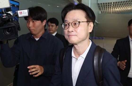 対米通商交渉のために出国する韓国産業通商資源部長官。［写真　ニュース１］