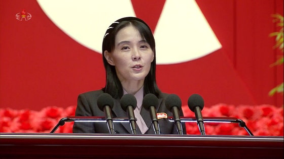 金与正（キム・ヨジョン）労働党副部長。［朝鮮中央テレビ　キャプチャー］