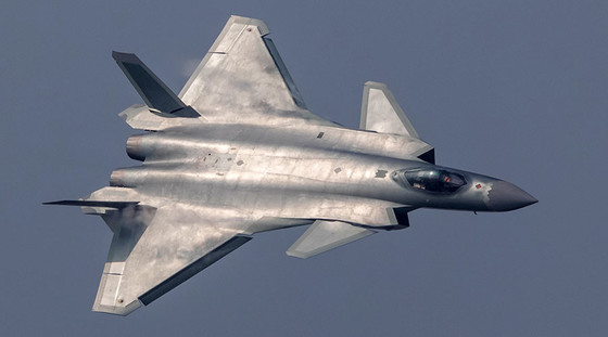 中国の第５世代ステルス戦闘機Ｊ－２０　［中央フォト］