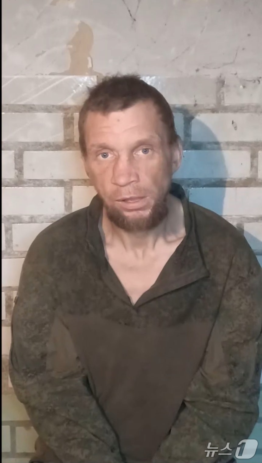ウクライナのジャーナリストで軍人のユーリ・ブトゥソフ氏は６日、テレグラムを通じてロシア捕虜尋問映像を公開した。　［テレグラム］