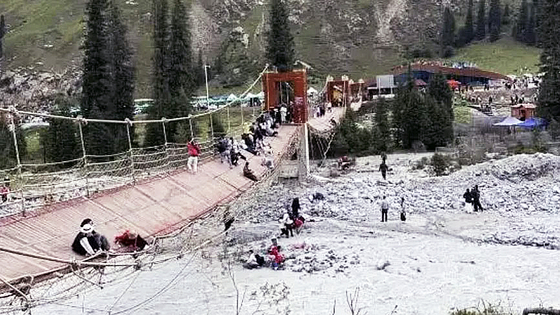   断裂した吊り橋［バイドゥ　キャプチャー］