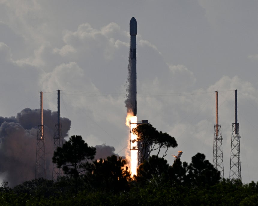 アマゾンのカイパー衛星２４基を搭載したスペースＸのファルコン９ロケットが１１日午前８時３５分（現地時間）、フロリダ州ケープカナベラル宇宙軍基地の発射台から打ち上げられた。　［ＵＰＩ＝聯合ニュース］