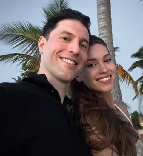   クセニヤ・アレクサンドロワさんの夫婦　［写真　ＳＮＳ］