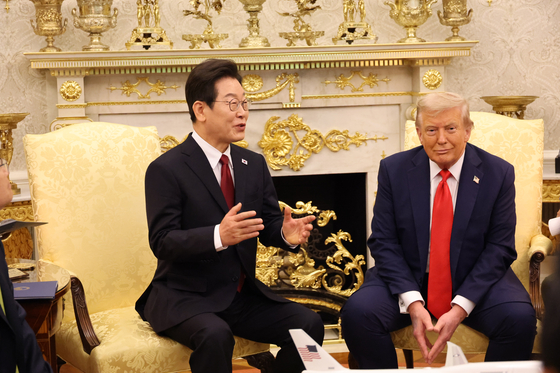 ２５日（現地時間）、米ホワイトハウスでトランプ米大統領と韓米首脳会談をした李在明（イ・ジェミョン）大統領　［大統領室写真記者団］