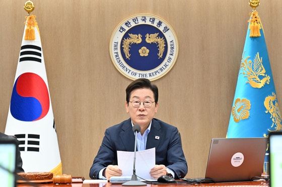 ２９日、ソウル竜山大統領室庁舎で開かれた臨時国務会議で発言する李在明（イ・ジェミョン）大統領　［写真　大統領室］