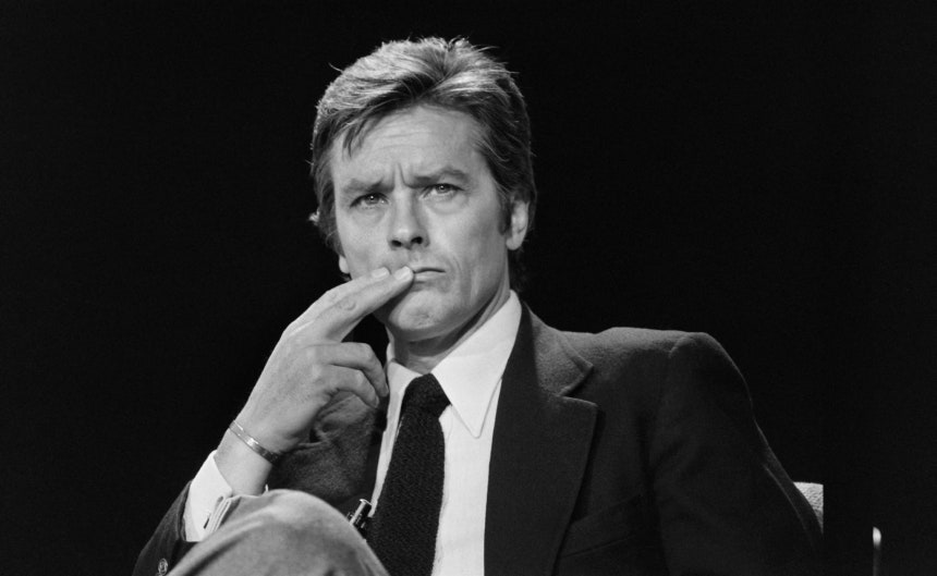   1981年テレビショーに出演したアラン・ドロンさんの姿。［写真 AFP＝聯合ニュース］