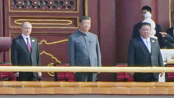 3日、中国北京天安門広場で開催された戦勝節80周年記念大規模軍事パレードに出席したロシアのプーチン大統領、中国の習近平国家主席、北朝鮮の金正恩国務委員長 ［AP＝聯合ニュース］