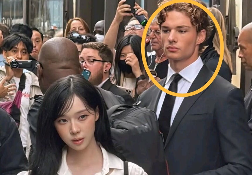   9月10日、米国ニューヨークで開かれたラルフローレンのファッションショーに出席したaespa（エスパ）のウィンターと一緒に撮られた「ボディーガード」が話題となった。［写真 SNS］