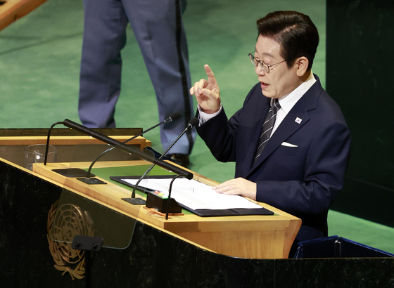   国連本部総会場で基調演説をする李在明大統領 キム・ヒョンドン記者