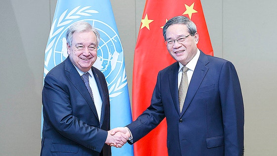 7月8日、ブラジルのリオデジャネイロで国連のグテーレス事務総長と会った中国の李強首相 ［新華＝聯合ニュース］
