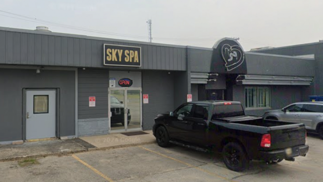 米国オハイオ州トレド警察が24日(現地時間)、市内マッサージ店2カ所を急襲して韓国人を含むアジア系女性6人を性売買容疑などで逮捕した。写真は韓国人女性らが逮捕された「Sky Spa」全景。［グーグル（Google)マップのストリートビュー キャプチャー］