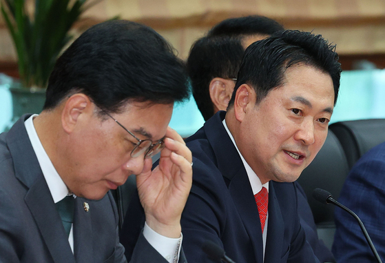 韓国野党「国民の力」の張東赫（チャン・ドンヒョク）代表が9月29日、ソウル汝矣島（ヨイド）の韓国金融投資協会で開かれた国民の力資本市場現場懇談会で発言している。［聯合ニュース］