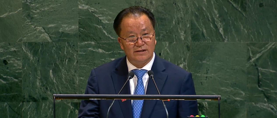 国連総会で演説する北朝鮮の金善慶（キム・ソンギョン）外務次官 ［国連TV キャプチャー］