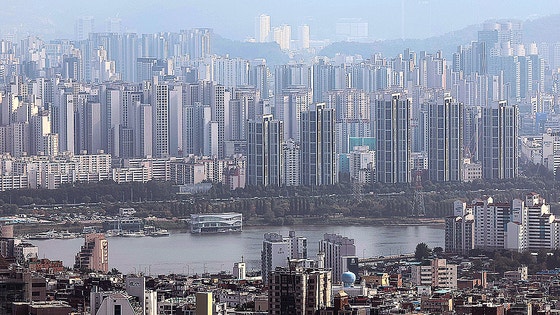 ソウル漢江（ハンガン）沿いのマンション団地。［写真 ニュース1］