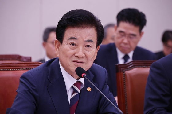 鄭東泳（チョン・ドンヨン）統一部長官