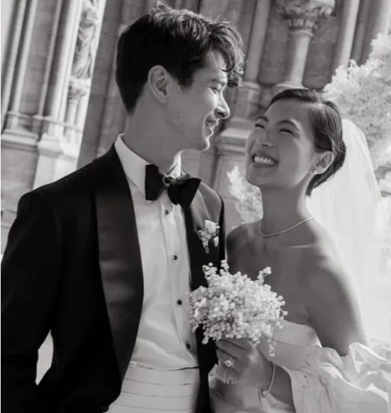 ジバンシィ創業者の子孫ショーン・タフィン・ド・ジバンシィ氏とチョン・ダヘさんの結婚式。［SNS キャプチャー］