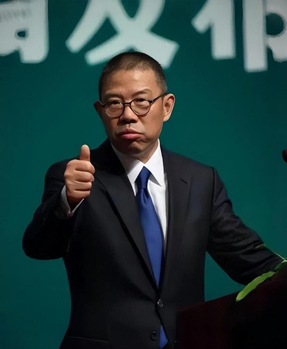 養生堂グループの鍾睒睒会長が約5300億元（約11兆円）の資産で、2025年の中国富豪ランキング1位に輝いた。［百度 キャプチャー］