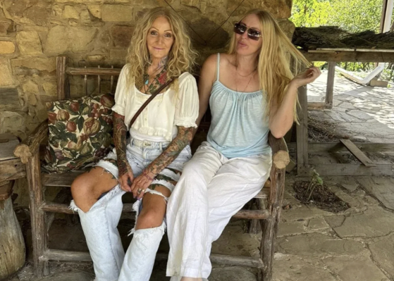  ロレインさんと娘シェロンさん。［写真 ザ・サン］