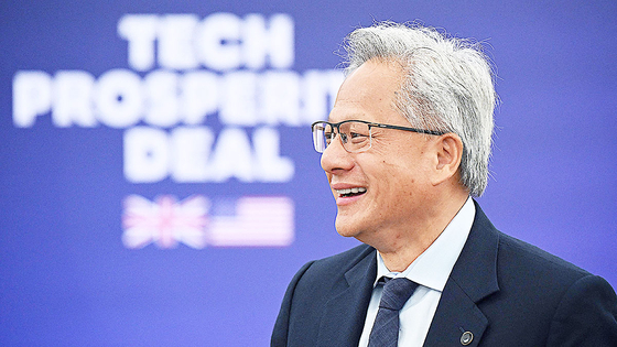 エヌビディア（NVIDIA）のジェンスン・フアン最高経営責任者（CEO）が今年9月、ドナルド・トランプ大統領の英国国賓訪問に同行した。［写真 AFP＝聯合ニュース］