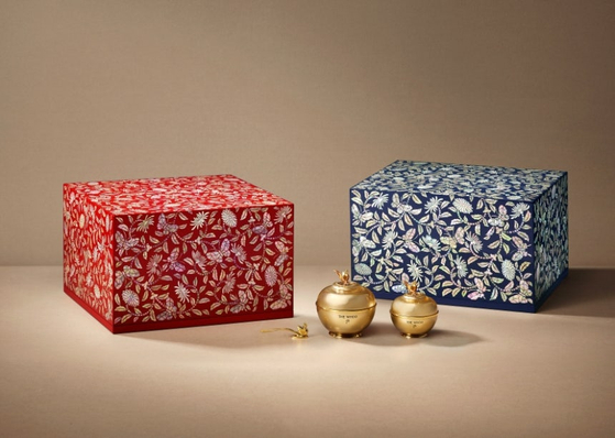 LG生活健康は、APEC首脳会議に出席した各国首脳の配偶者への贈答用として、「The History of 后(Whoo)」の高級クリーム「還幼膏（ファンユゴ）」を提供した。［写真　LG生活健康］