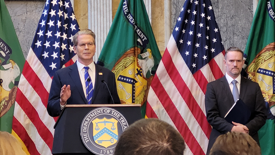 ベッセント米財務長官（左）と通商代表部のグリア代表。［写真 聯合ニュース］