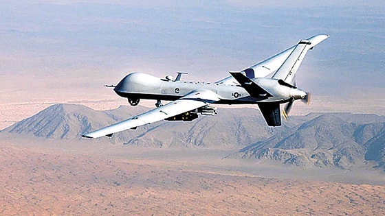昨年9月28日、GBU－12ペイブウェイIIレーザー誘導爆弾、AGM－114ヘルファイアミサイルなどで武装して南部アフガニスタン上空を飛行した米軍の無人攻撃機MQ－9リーパー 米空軍