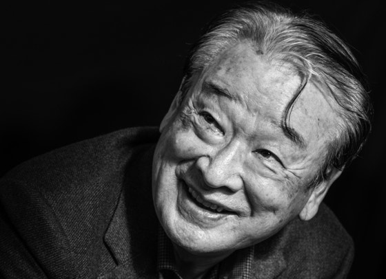 韓国のベテラン俳優イ・スンジェさんが91歳で逝去した。写真は中央日報のインタビューに応じた2019年当時の姿だ。2019年当時の姿だ。彼は昨年までテレビと舞台の現場を行き来しながら誠実に演技してきた “天性の俳優” だった。クォン・ヒョクチェ写真専門記者