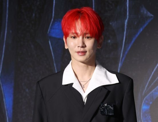 グループSHINee（シャイニー）のキーが、8月11日にソウル市広津区（クァンジング）のプルマン・アンバサダー・ソウル・イーストポールで行われた、3rdソロアルバム『HUNTER』発売記念の記者懇談会でポーズを取っている。［聯合ニュース］