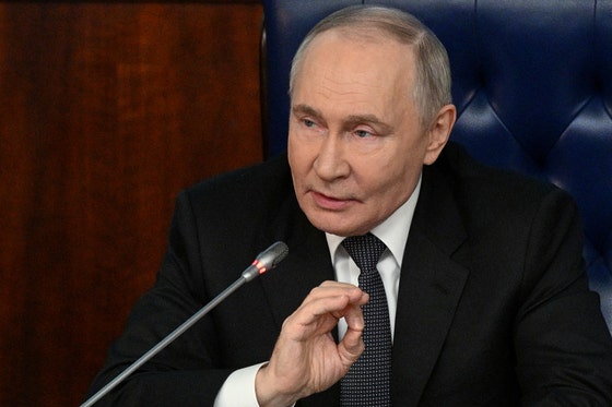 17日、国防省年次幹部会議で演説するロシアのプーチン大統領 ［AP＝聯合ニュース］