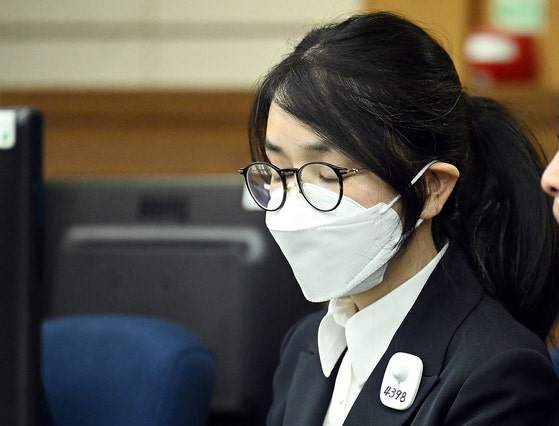 9月24日、ソウル中央地裁で開かれた裁判に出席した金建希（キム・ゴンヒ）氏 ［ニュース1］