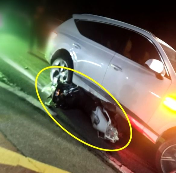  飲酒状態でオートバイに衝突し運転手を死亡させた現場［JTBC『事件班長』 キャプチャー］