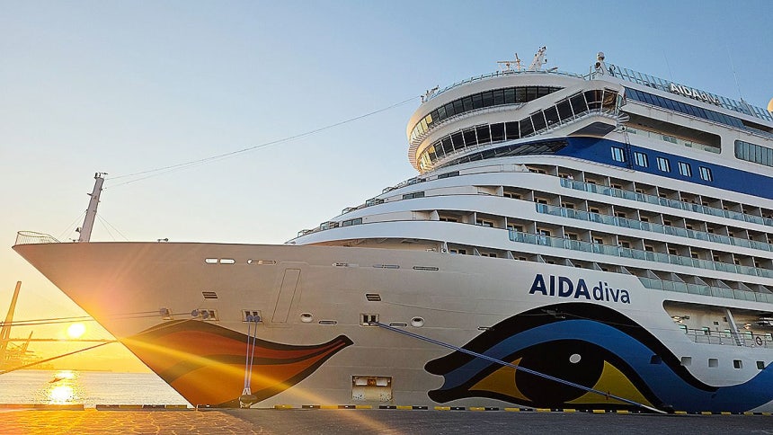 12日、ドイツのクルーズ会社、アイーダ・クルーズの6万9000トン級クルーズ船「アイーダ・ディーバ号」が釜山（プサン）港クルーズターミナルに寄港している。［写真 釜山港湾公社］
