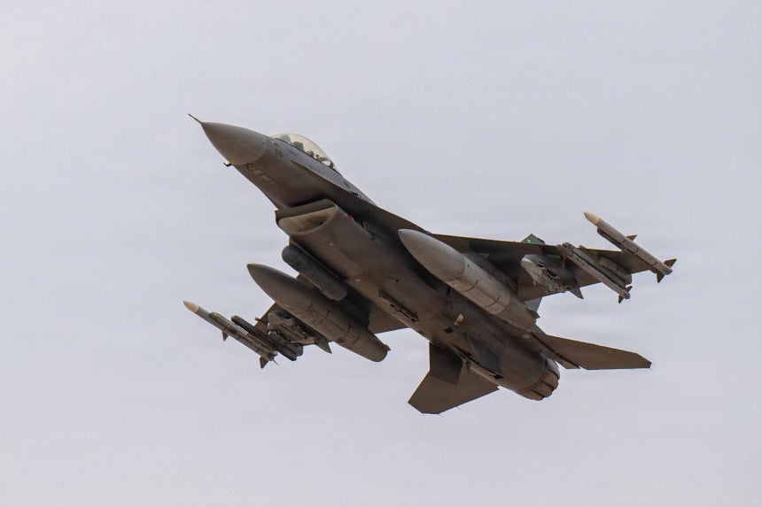 米軍のF-16戦闘機。［米中央軍（CENTCOM）］