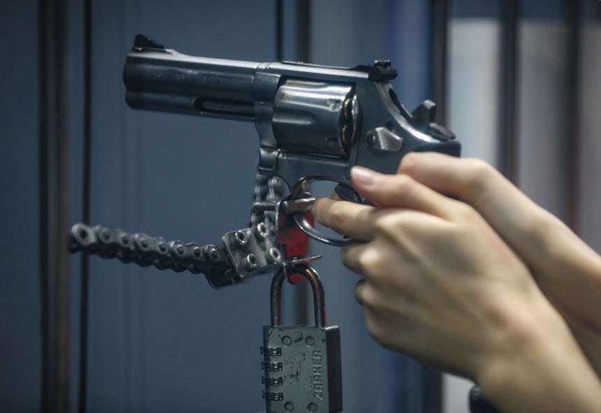 拳銃の参考写真。［聯合ニュース］