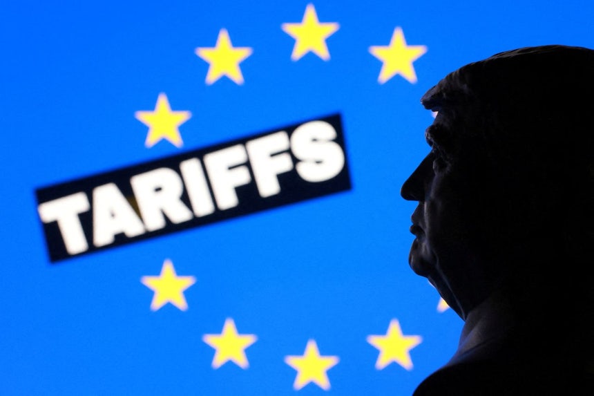 米国のドナルド・トランプ米大統領は19日（現地時間）、NBC放送のインタビューで、デンマークや英国など欧州8カ国が米国のグリーンランド併合に最後まで反対する場合、これらの国々に対する関税賦課を100％履行すると述べた。ロイター＝聯合ニュース