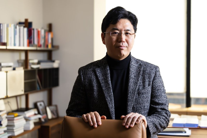 25日、『K－造船大転換』の著者である造船エネルギー専門家、クォン・ヒョジェCOR知識グループ代表に会った。クォン代表は韓国造船の競争力を強調しながらも、MASGAプロジェクト関連の限界も指摘した。 ウ・サンジョ記者