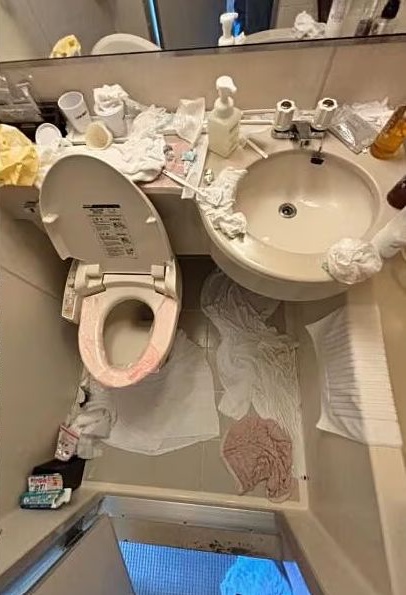 日本のあるゲストハウスに泊まった中国人宿泊客の部屋。［写真 Threads（スレッズ） キャプチャー］