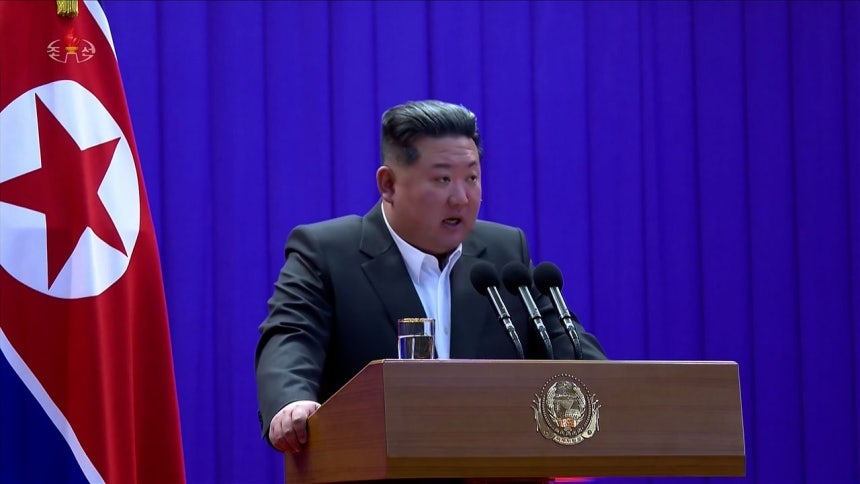 金正恩（キム・ジョンウン）北朝鮮国務委員長が2日、平安北道（ピョンアンブクド）農村経理委員会三光（サムグァン）畜産農場の操業式に出席し「歴史的に重要だ」とする演説を行ったと朝鮮中央テレビが3日報じた。［朝鮮中央テレビ＝聯合ニュース］