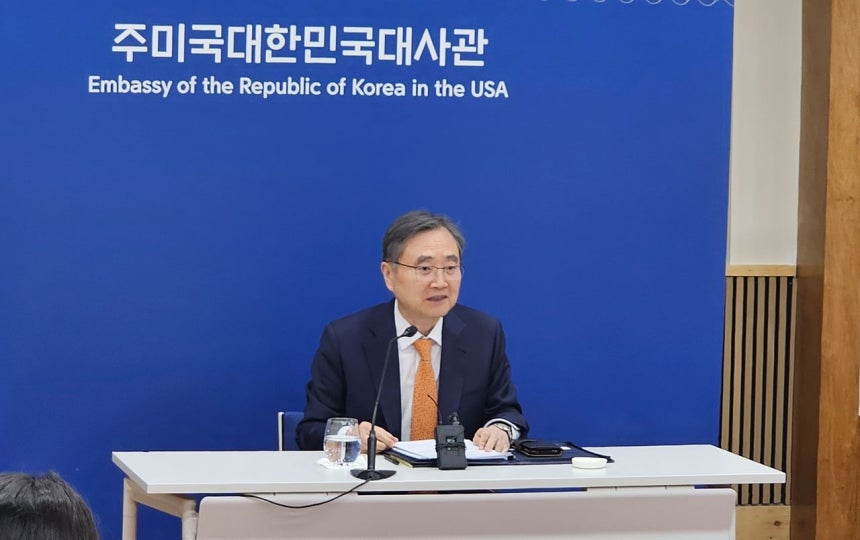 趙顕（チョ・ヒョン）外交部長官が2月5日（現地時間）、米ワシントンDCの在米韓国大使館で特派員懇談会を開き、訪米の成果を説明している。ワシントン＝キム・ヒョング特派員