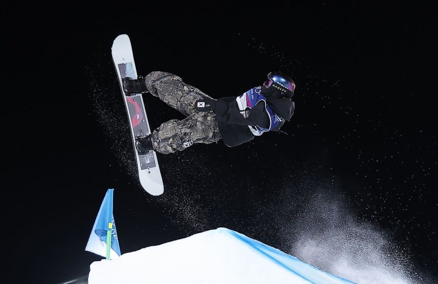 ユ・スンウンが2026年ミラノ・コルティナダンペッツォ冬季オリンピック（五輪）のスノーボード女子ビッグエア決勝で銅メダルを獲得した。 聯合ニュース