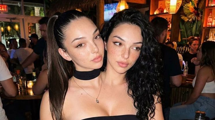 人工知能（AI）で生成された結合双生児モデル。インスタグラム　キャプチャー