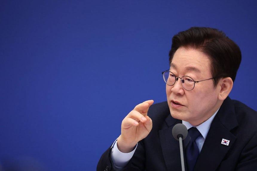 10日、青瓦台（チョンワデ、大統領府）で開かれた国務会議で発言する李在明（イ・ジェミョン）大統領 ［聯合ニュース］